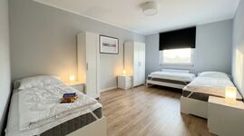 MH13 / TOMASZ-LIVING in DUISBURG - Einzelzimmer mit Schreibt Picture 7