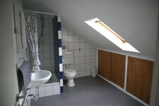 ERS 2. Etage großes Duschbad