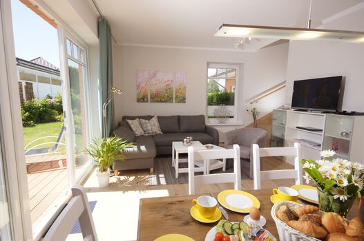 Wohn-Essbereich mit Terrassenzugang