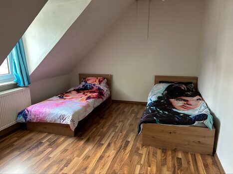 3-4 Zimmer Wohnung mit Bad und Küche Bild 2