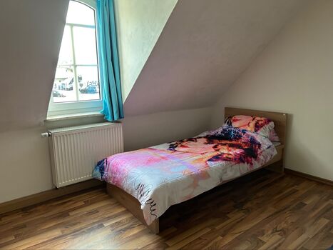 3-4 Zimmer Wohnung mit Bad und Küche Bild 3