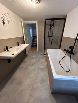 Ganze 4-Zimmer Wohnung, Küche und Bad mit bis zu 12 Betten Zdjęcie 2