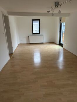 Ganze 4-Zimmer Wohnung, Küche und Bad mit bis zu 12 Betten Obrázok 3