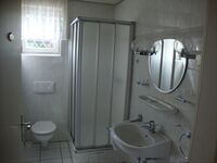 Die Bäder - zweckmäßig und sauber!