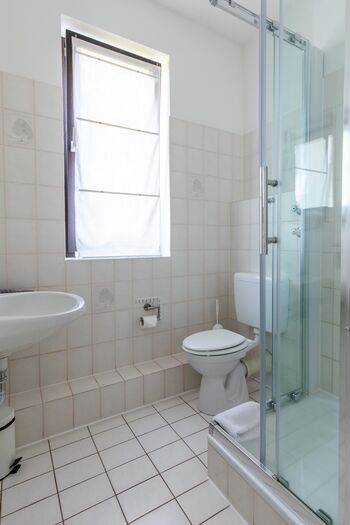 Salí Homes | Hotel zum Dorfbrunnen - Bornheim Picture 5