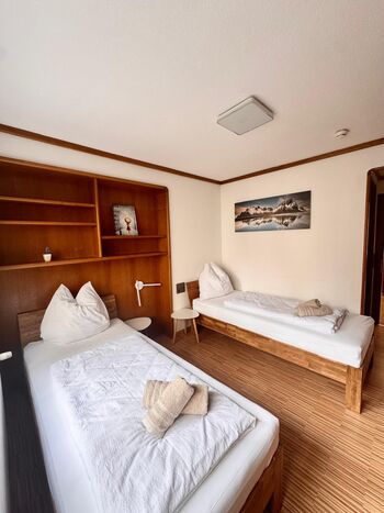 Einfache-Saubere-Günstige Zimmer Obrázok 4