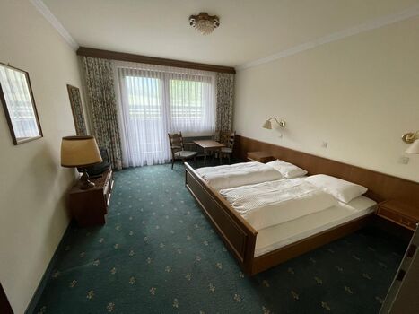 Einfache-Saubere-Günstige Zimmer Obrázok 2