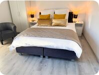 Stilvolle, ruhige WG mit Fitnessraum & Garten Bild 1