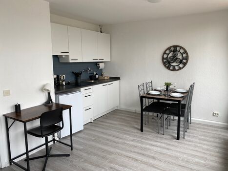 Modernes Apartment mit Balkon Innenstadt 5.OG mit Fahrstuhl