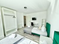 Großzügige Wohnung Vollausstattung, hygienisch sauber Bild 1