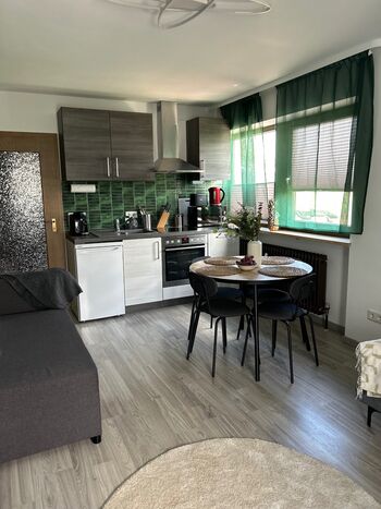 Komfortable 2-Zimmer-Wohnung mit Terrasse und Parkplatz Obrázok 2