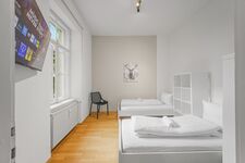 Zentrale Wohnungen mit Küche und Bad in Maxvorstadt Picture 2