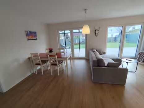 Esszimmer im Wohnbereich auch als Arbeitsplatz verfügbar