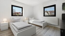 1: OG: Schlafzimmer 1