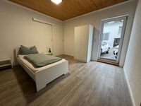 1 von 2 Schlafzimmer WG 4