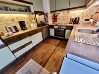 Fühl dich wie zuhause: Vollwertige Küche in deiner Trierer Ferienwohnung.