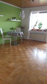 Schönes Zimmer mit direkten Zugang zum Balkon im ruhigen Einfamilienhaus Picture 3