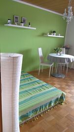 Schönes Zimmer mit direkten Zugang zum Balkon im ruhigen Einfamilienhaus Picture 2