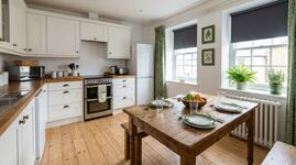 FL24 / TOMASZ-LIVING in LECK - Einzelbetten + TV Bild 2