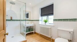 FL24 / TOMASZ-LIVING in LECK - Einzelbetten + TV Bild 1