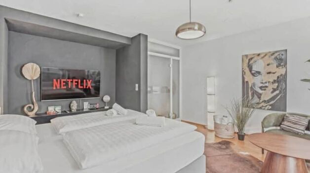 Schlafzimmer mit Netflix – ankommen und abschalten nach dem Einsatz