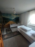 Großzügiges Zweifamilienhaus mit 8 Zimmern Picture 8