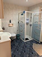 Großzügiges Zweifamilienhaus mit 8 Zimmern Picture 18