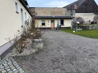 Großzügiges Zweifamilienhaus mit 8 Zimmern Picture 2