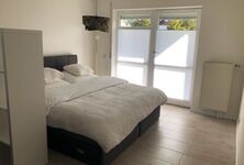 Moderne möblierte 1-Zimmer-Wohnung mit Balkon & Garage Bild 2