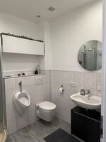 Toilette unten mit Dusche