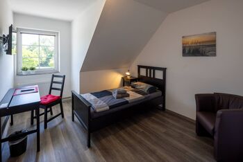 Einzelzimmer mit eigenem Badezimmer - Gästehaus Olympia