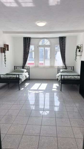 Großzügige Unterkunft im Zentrum von Hof