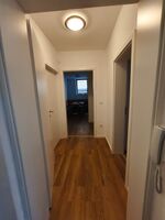 EG - Flur mit Blick vom Bad/WC aus auf Küche