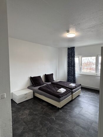 Main Crown Hotel / Apartment