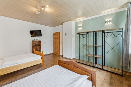 Schlafzimmer 2