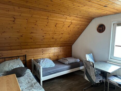 Rooms in a HISTORICAL House, Super Fast Internet-STARLINK Picture 2