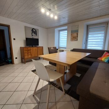 Esszimmer im EG mit TV