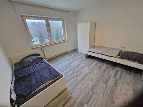 Große 4 Zimmer Wohnung bis zu 8 Pers. Neckarzimmern