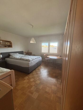 Gästezimmer in schönem Haus mit Garten Bild 1