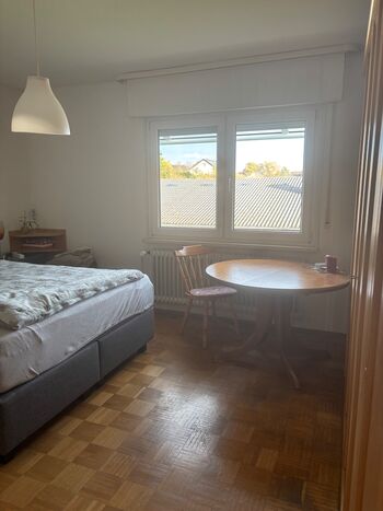 Gästezimmer in schönem Haus mit Garten Bild 2