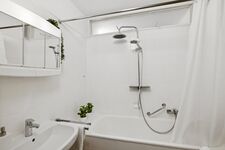 OARA - Multiple Apartments (1-13 Guests) - WIFI - TV - free Parking Bild 26