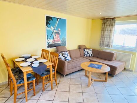 Gemütliche Sitzecke mit Essecke