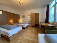 XXL Gruppenapartments | 8 Min. zum Flughafen | 160m² | WLAN Bild 4