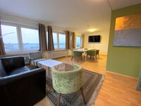 XXL Gruppenapartments | 8 Min. zum Flughafen | 160m² | WLAN Bild 1