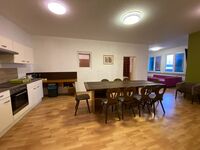 XXL Gruppenapartments | 8 Min. zum Flughafen | 160m² | WLAN Bild 3