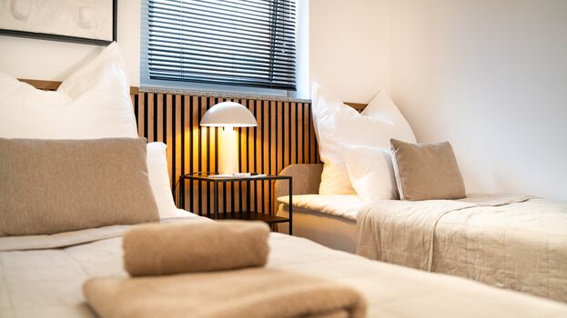 Gästezimmer mit zwei Einzelbetten