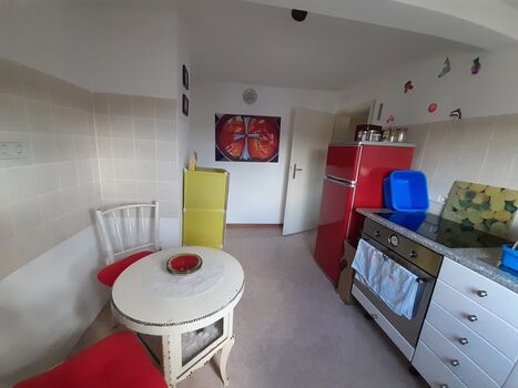 Charmante farbenfrohe Unterkunft Bild 4