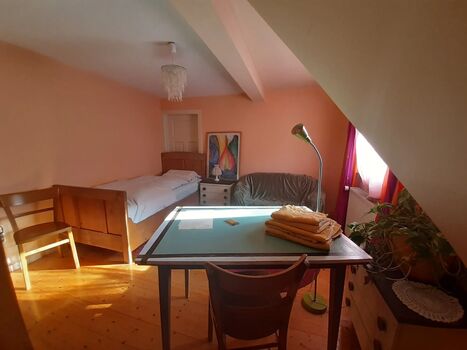 Charmante farbenfrohe Unterkunft