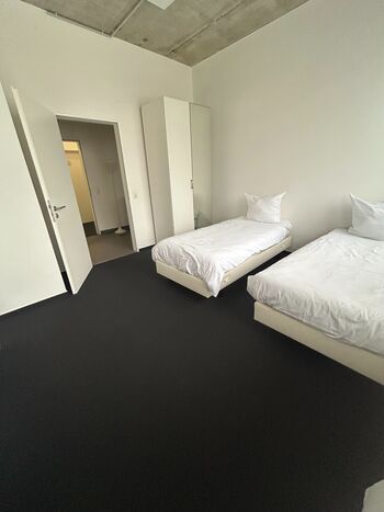 Zoe and Pete - The Apartments Picture 2