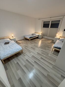 Vollausgestattete große Wohnung mit Terrasse und Parkplatz Bild 2